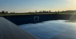 Piscina Container 20 Piedi Deluxe con Terrazza in Cedro e Finitura Epossidica